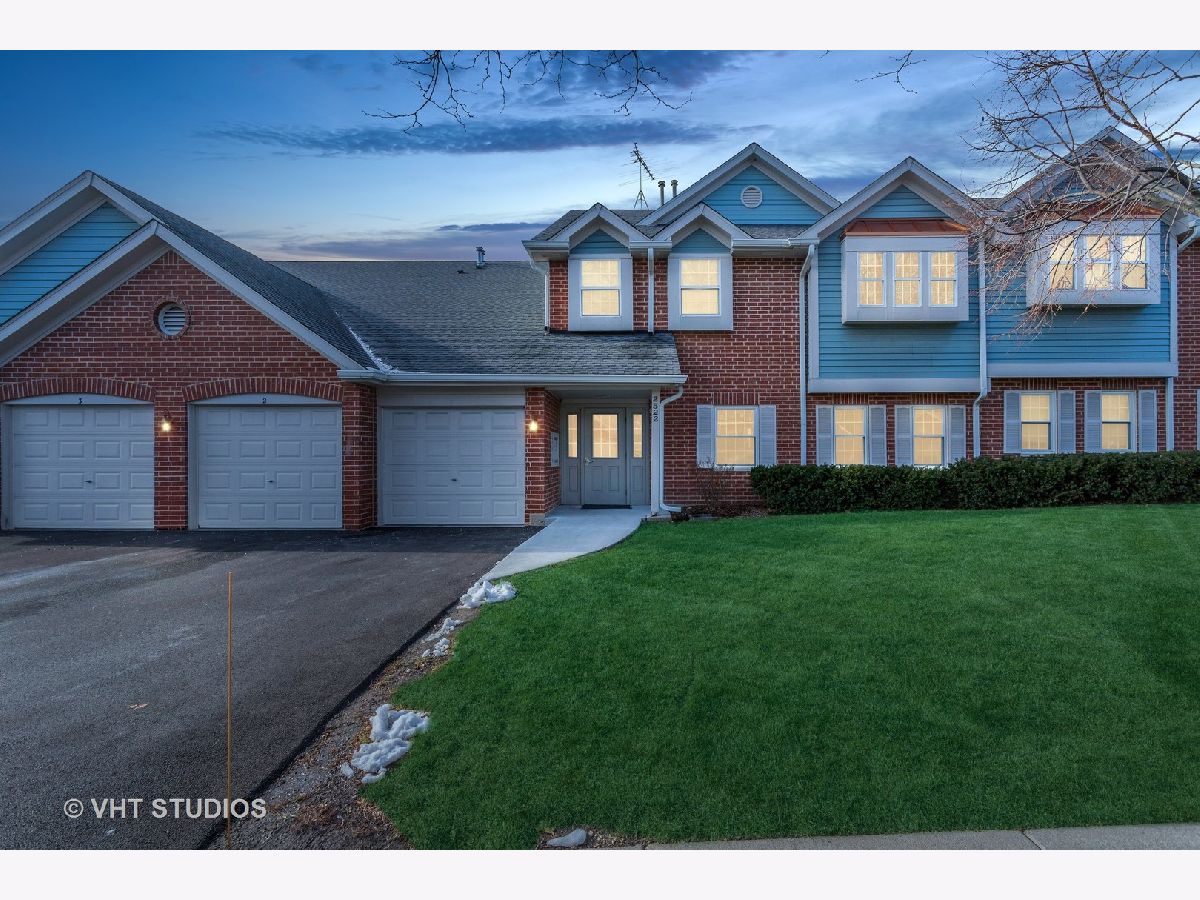 Condos & Townhomes Sold Heatherwood Estates Schaumburg Illinois, 2522 Charleston