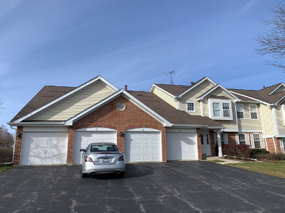 Townhomes & Condos Rented Turnberry Manor Roselle Illinois, 308 Ashbury