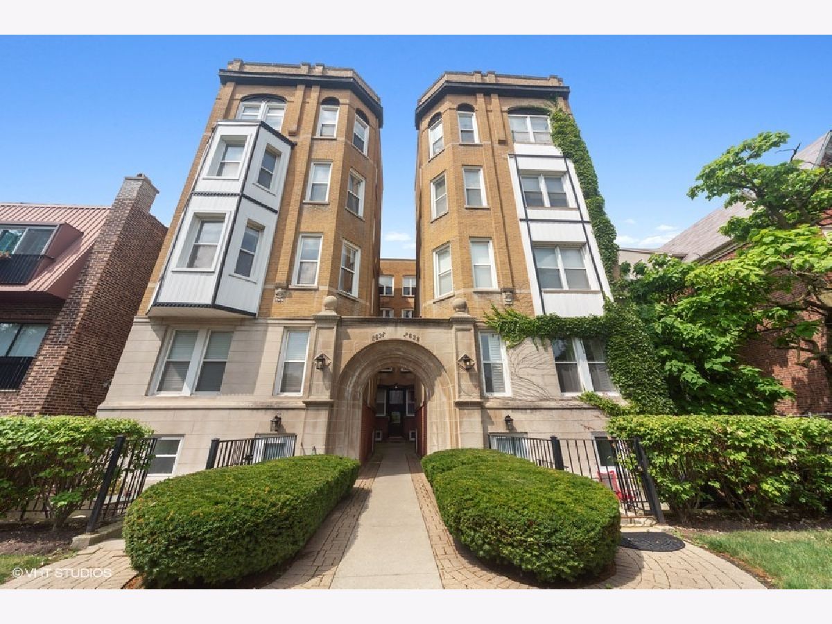 Condominiums Rented Orchard Court Condos Chicago Illinois, 2638 Orchard