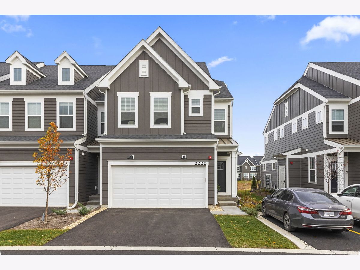 Homes & Condos & Townhomes Rented Naper Commons Naperville Illinois, 2220 Weatherbee