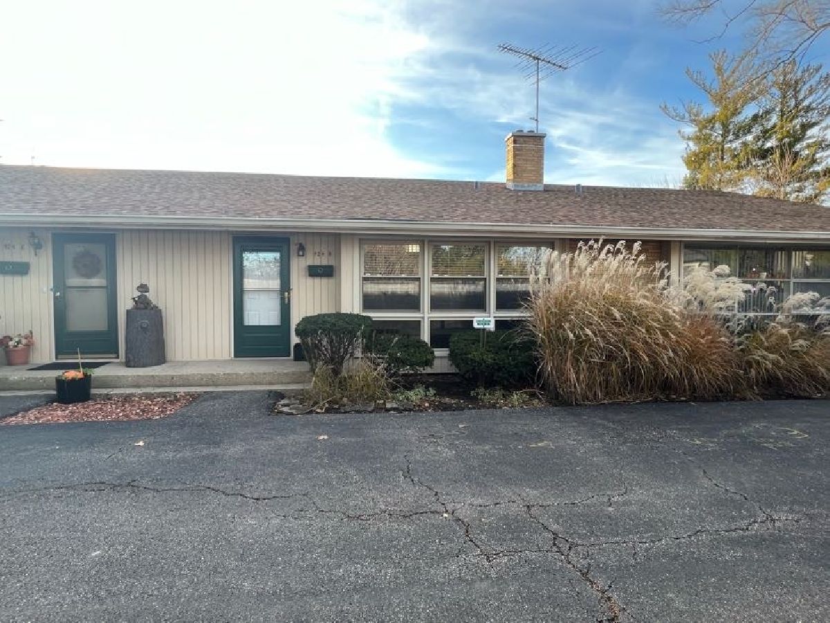 Townhomes Rented Bryton Square Libertyville Illinois, 924 Milwaukee
