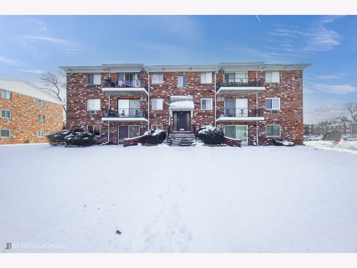 Condominiums Sold Carriage Lane Crestwood Illinois, 5711 128th