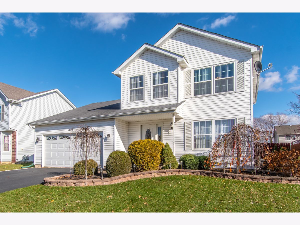Homes & Condos & Townhomes Sold Wexford East Joliet Illinois, 1806 Prairie Wind