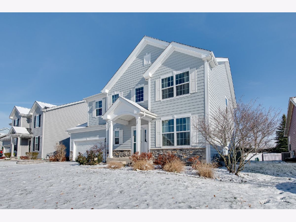 Homes Rented Highland Woods Elgin Illinois, 3485 Gallant Fox