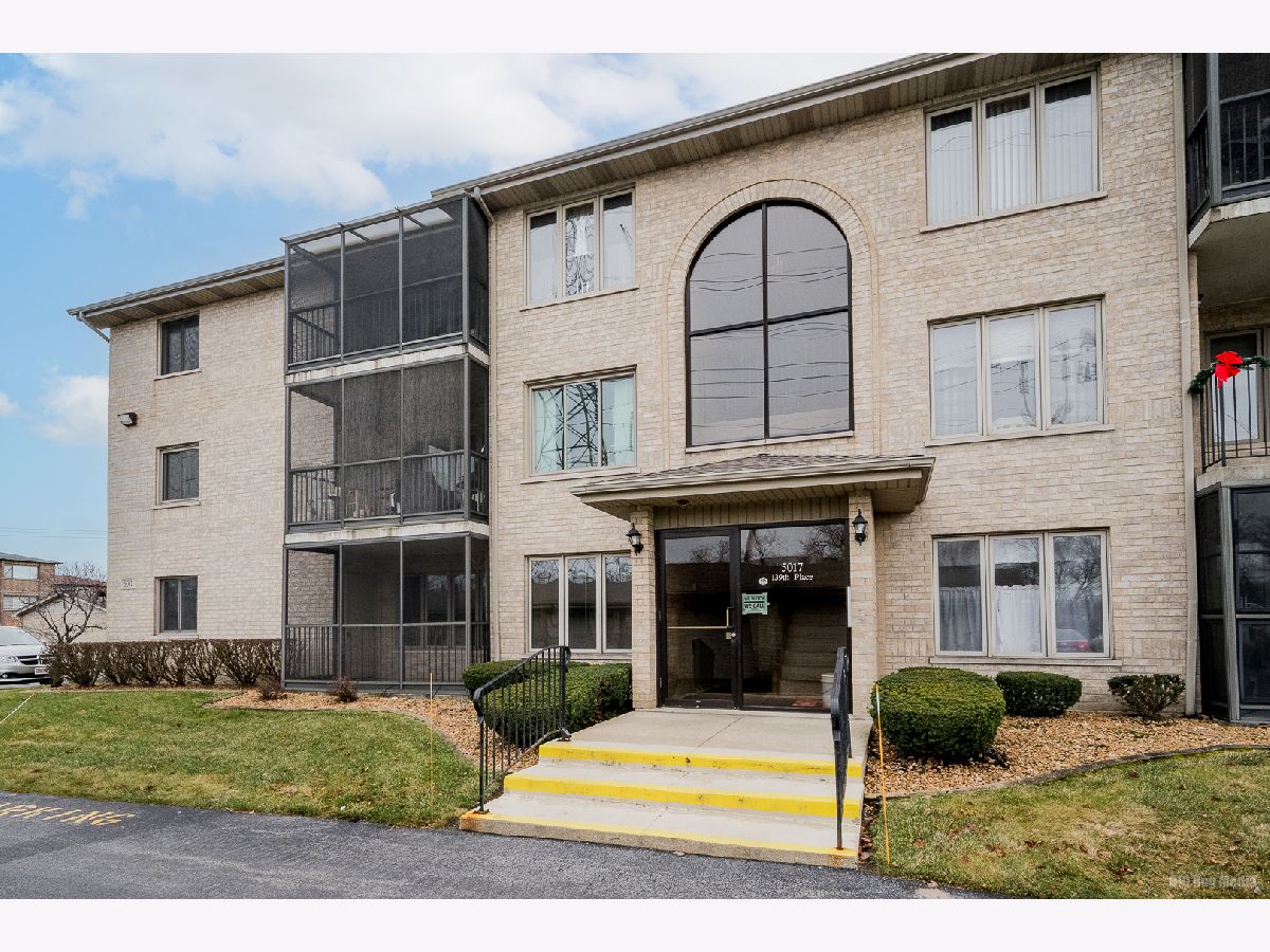 Condominiums & Homes Sold Crestwood Highlands Crestwood Illinois, 5017 139th