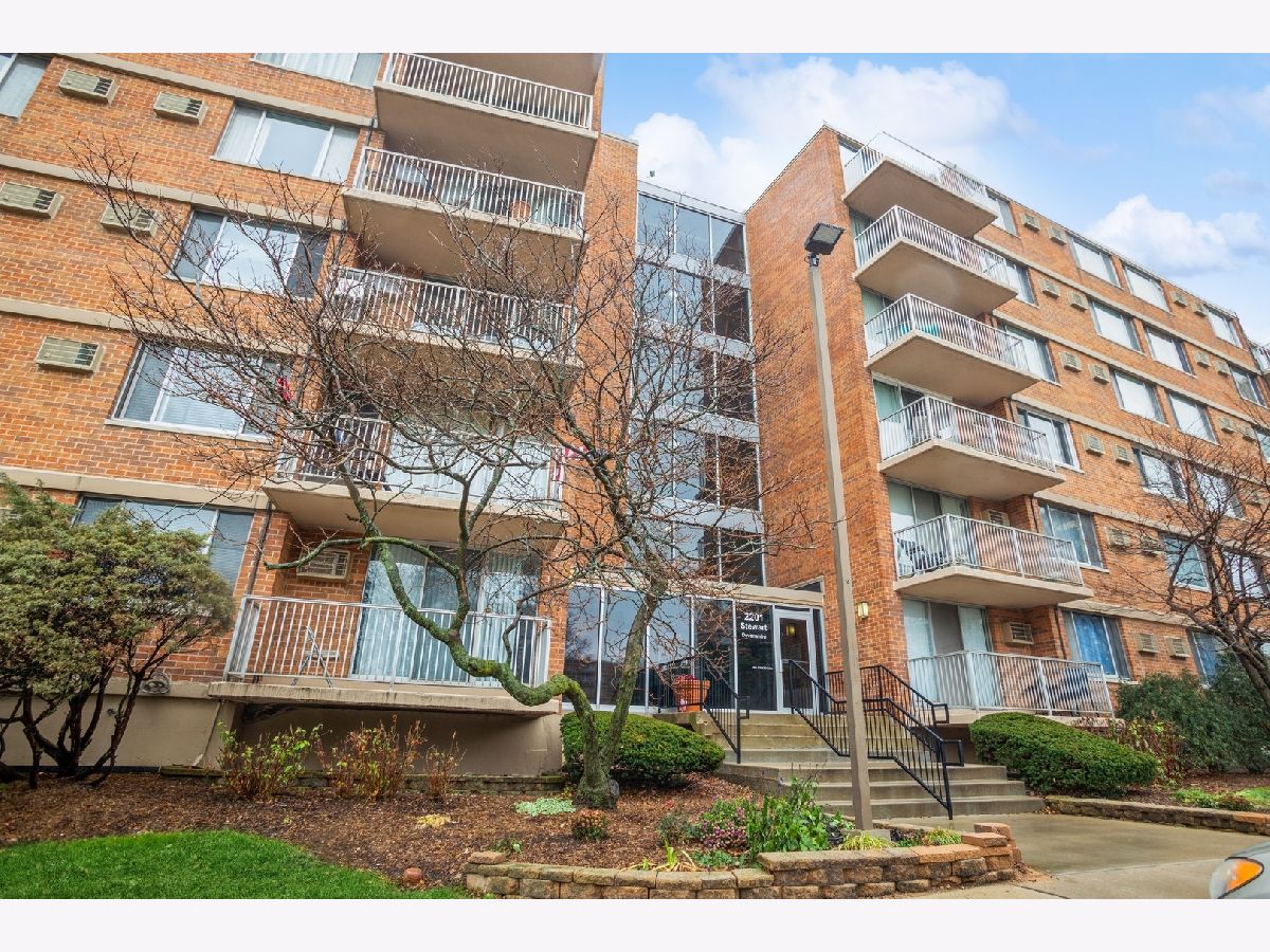 Condominiums Rented Yorktown Green Lombard Illinois, 2201 Stewart