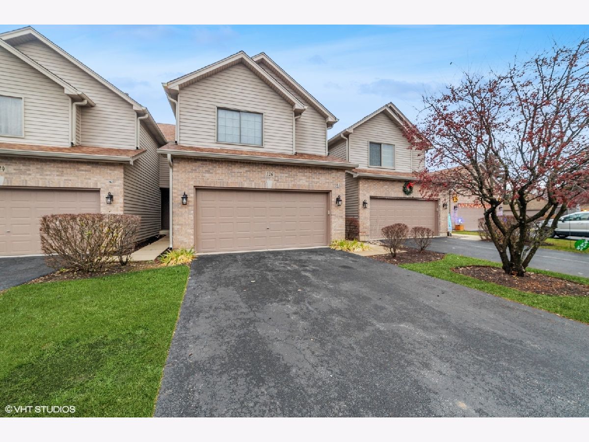 Townhomes & Homes Sold Woodland Meadows East Elgin Illinois, 126 Fawn