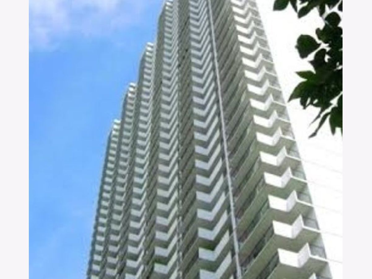 Condominiums Rented Malibu East Chicago Illinois, 6033 Sheridan