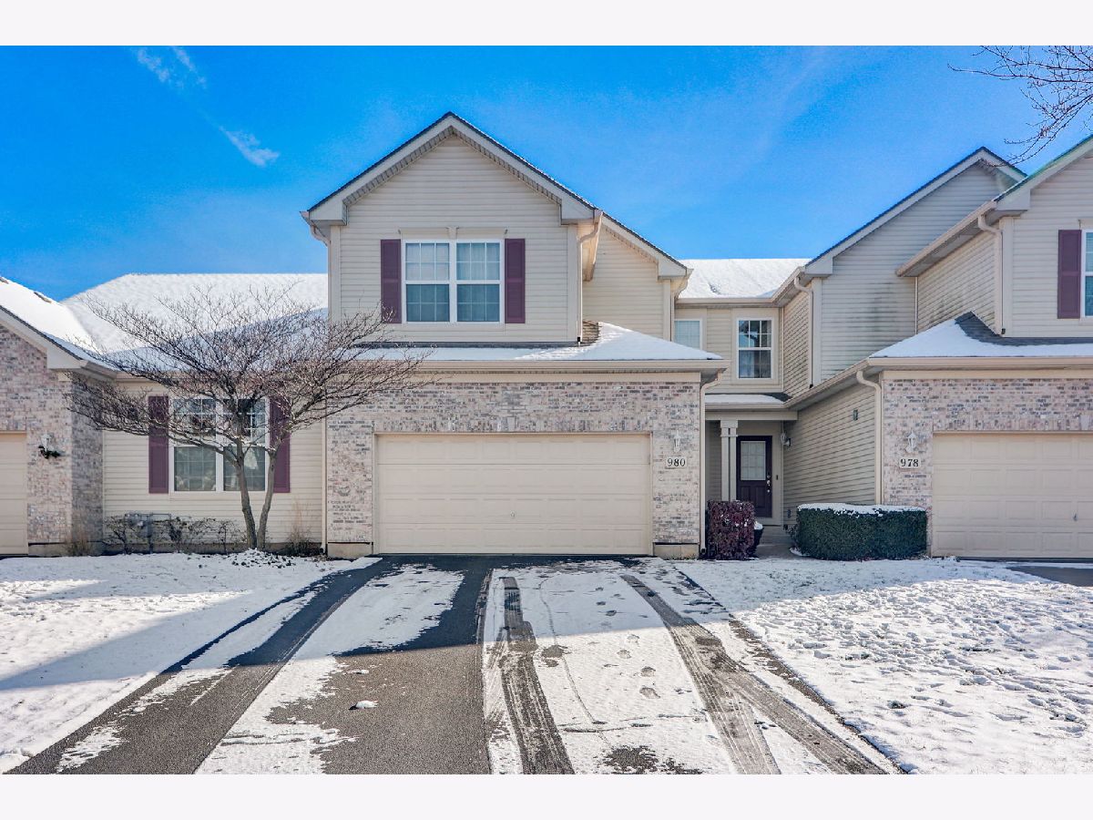 Townhomes & Homes Sold Oak Ridge Elgin Illinois, 980 Oak Ridge