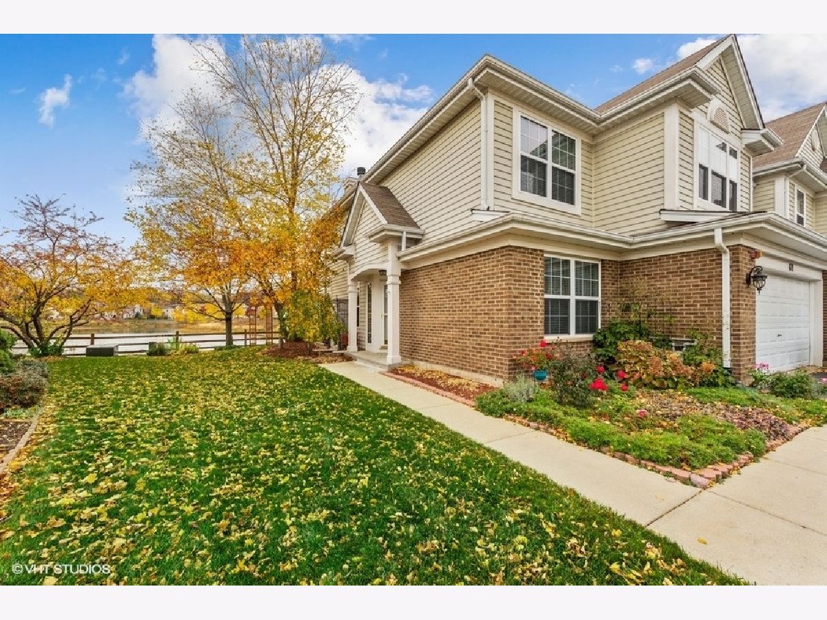 Townhomes & Condos & Homes Sold Holiday Park Fox Lake Illinois, 611 Blue Springs