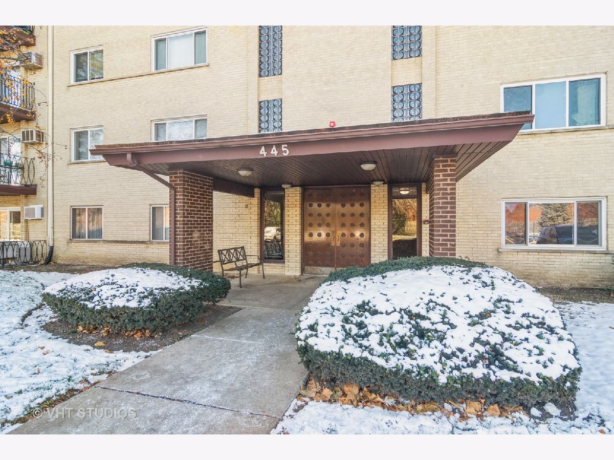 Homes Rented Scarsdale Estates Arlington Heights Illinois, 445 Cleveland
