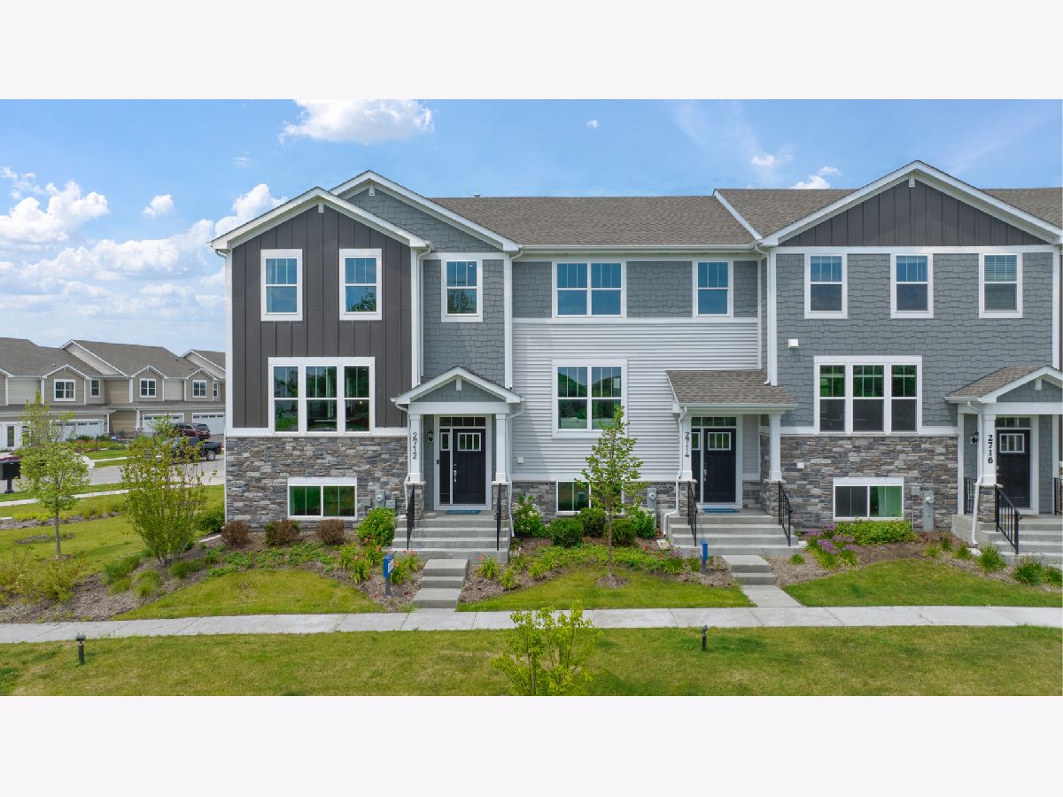 Condos & Townhomes Sold Liberty Meadows Aurora Illinois, 580 Wolverine
