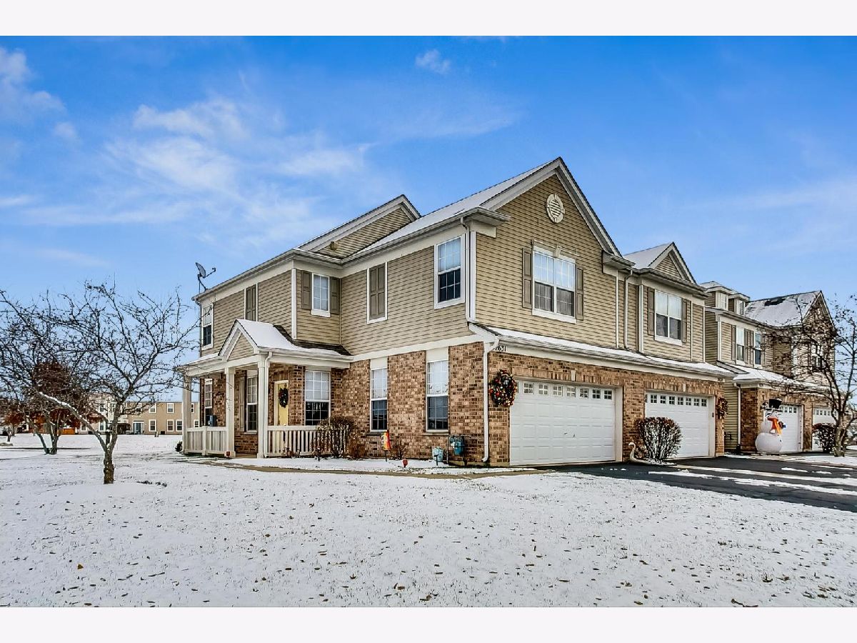 Townhomes & Homes Sold Evergreen Park Mchenry Illinois, 2631 Evergreen