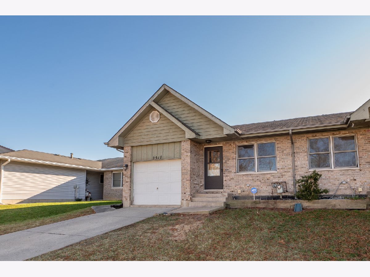 Townhomes Sold Oak Tree Village Crest Hill Illinois, 2517 Red Oak