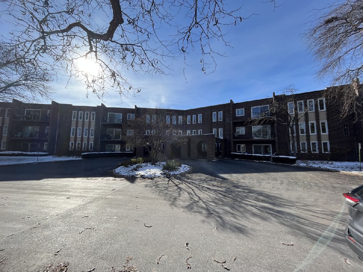 Condominiums Sold Sandpebble Walk Wheeling Illinois, 1500 Sandstone