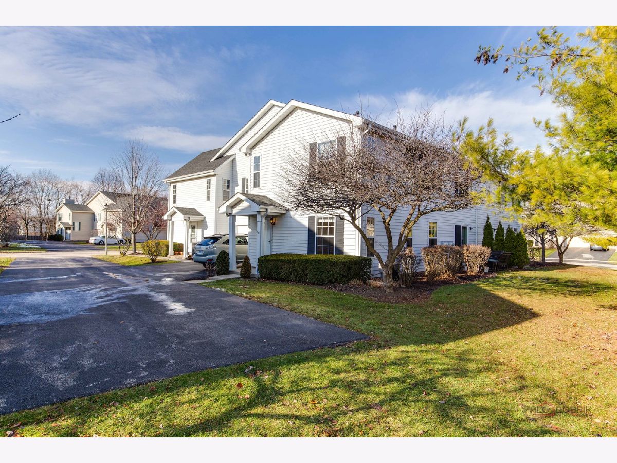 Townhomes & Condos & Homes Sold Lakewood Village Mundelein Illinois, 1178 Orleans