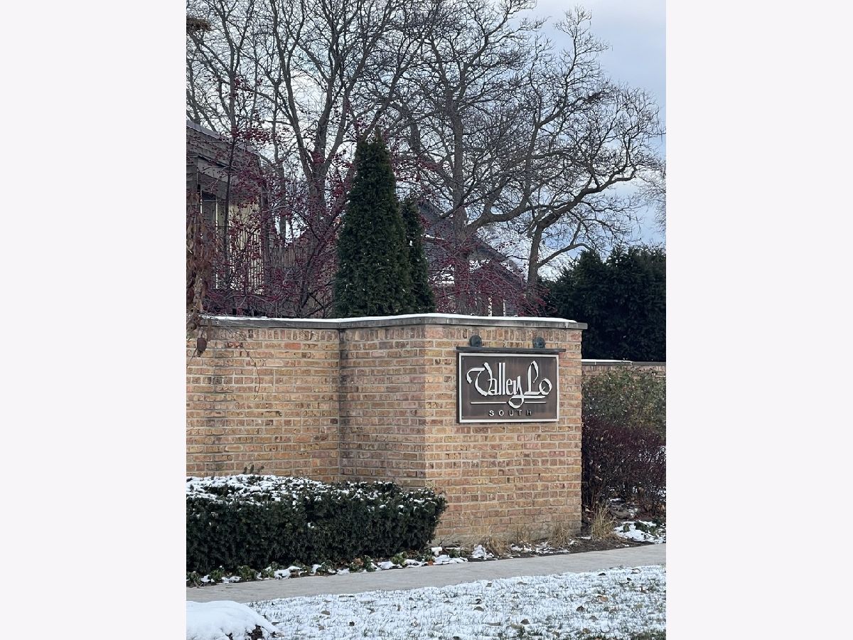 Townhomes & Condos & Homes Sold Valley Lo Glenview Illinois, 1965 Tanglewood