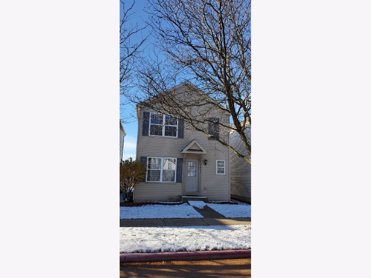 Homes Rented Country Walk Aurora Illinois, 2053 Grayhawk