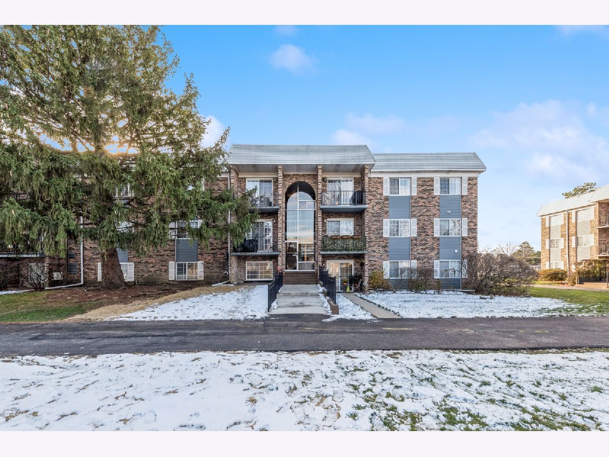 Condominiums Sold Arlington Glen Arlington Heights Illinois, 1611 Windsor