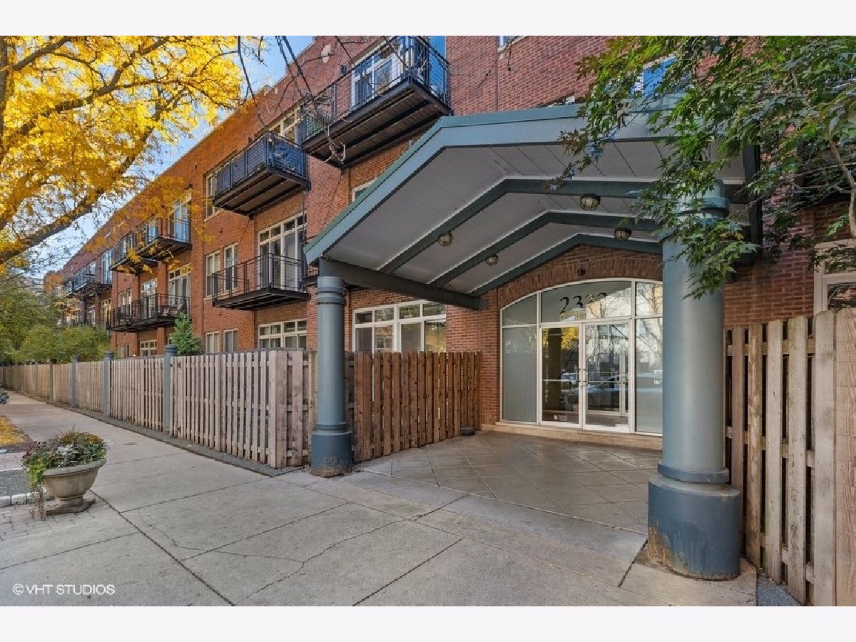 Condominiums Sold St Paul Condos Chicago Illinois, 2333 Saint Paul