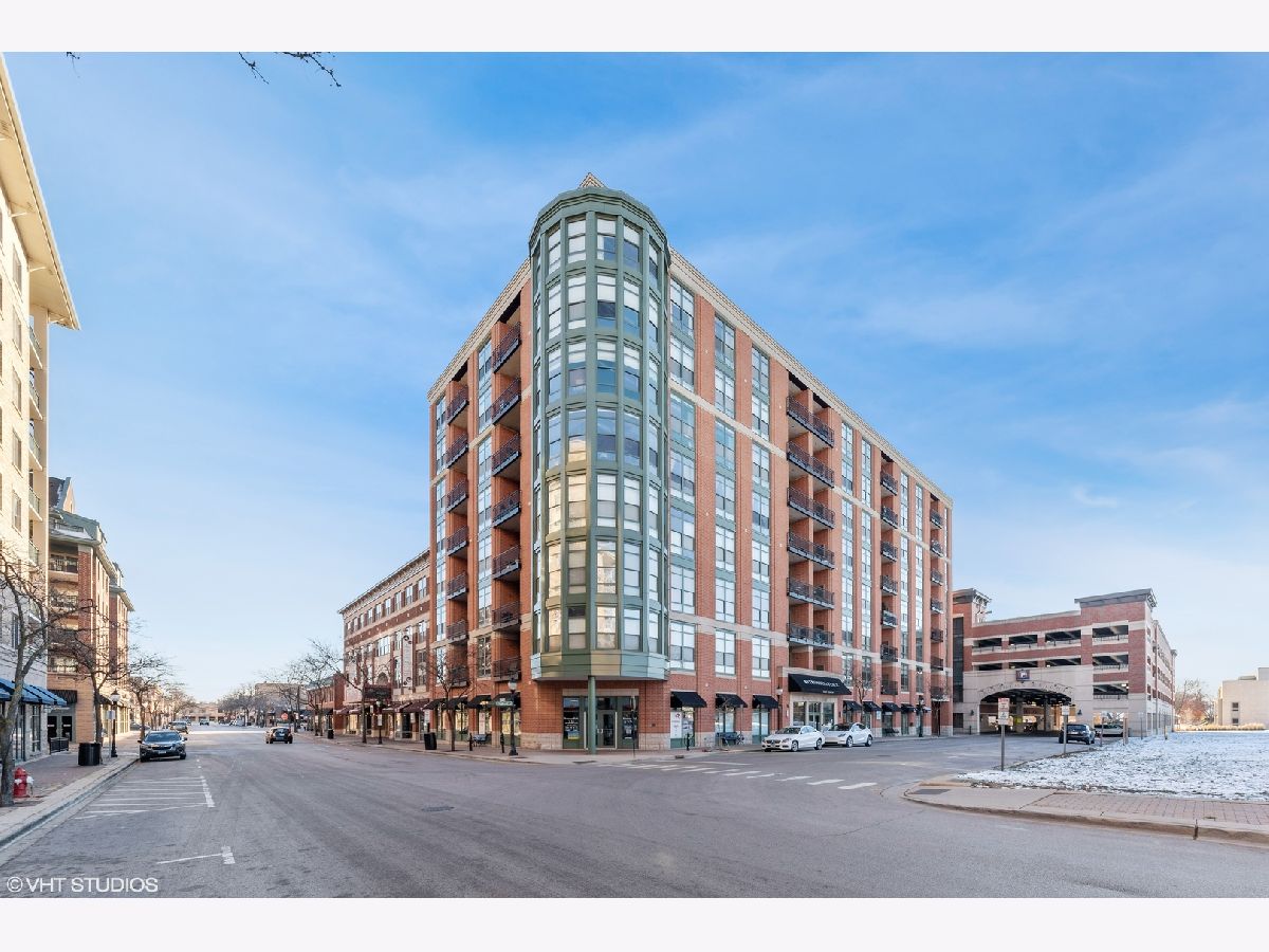 Condominiums Sold Metropolis Arlington Heights Illinois, 1 Highland