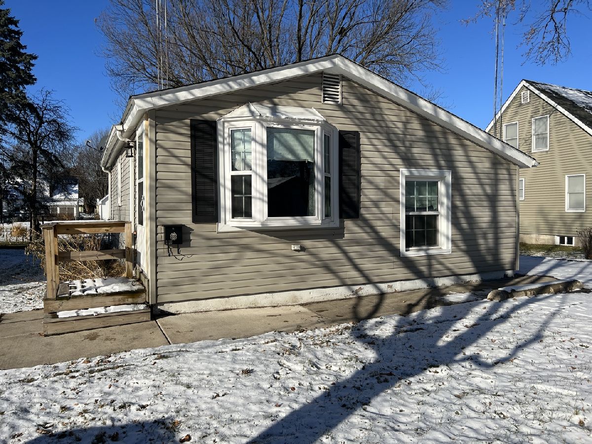  Rented Genoa Illinois, 119 Hadsall