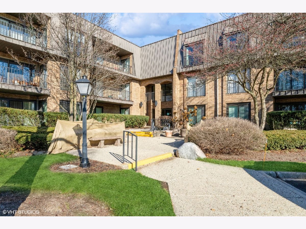 Ancient Tree Northbrook IL, Townhomes & Condos & Homes For Sale & For