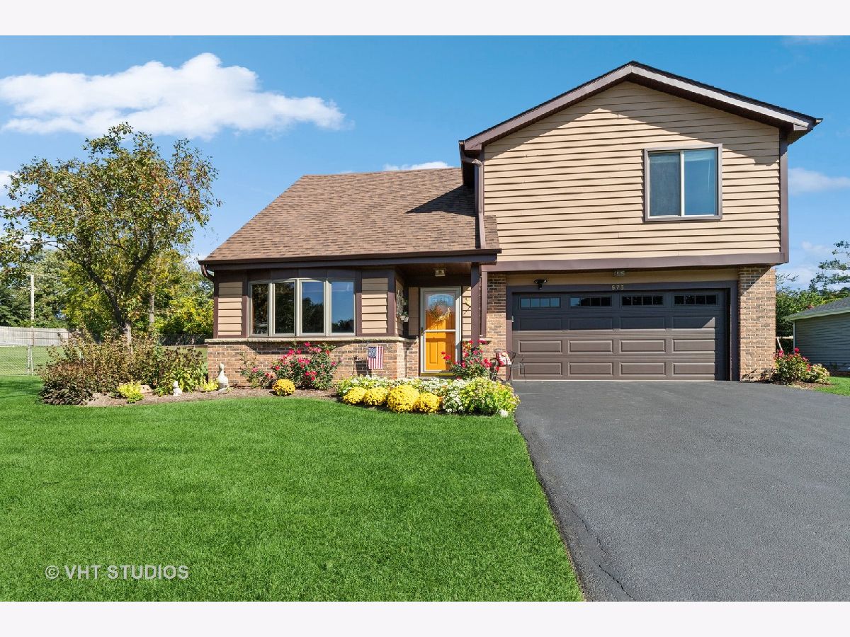 Homes Sold Waterford Woods Lindenhurst Illinois, 575 Forest View