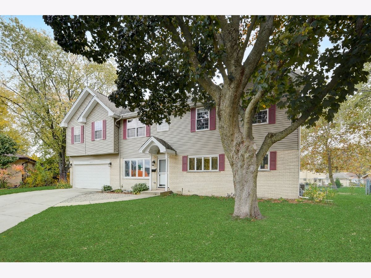 Homes Sold Hill N Dale Schaumburg Illinois, 1019 Helene