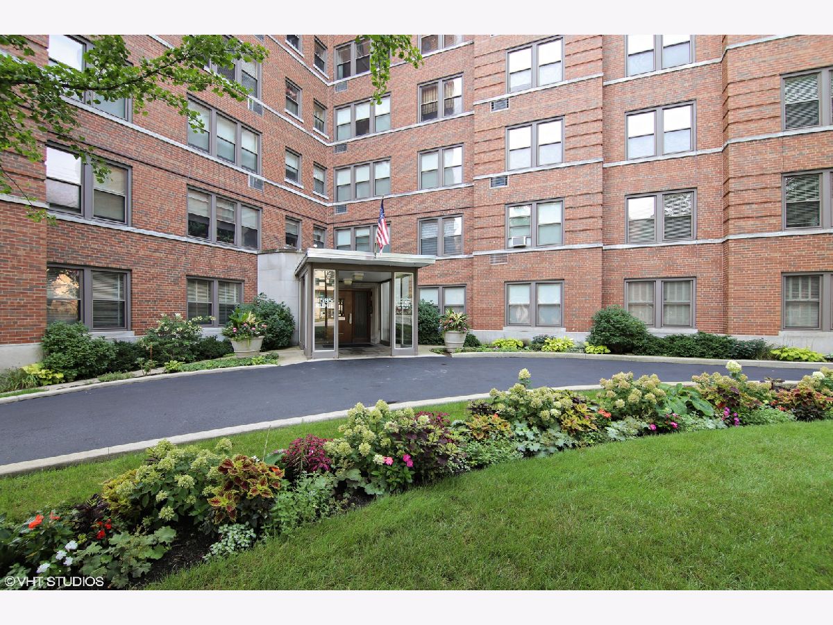 Condos & Townhomes Sold Ridge Davis Coop Evanston Illinois, 1585 Ridge