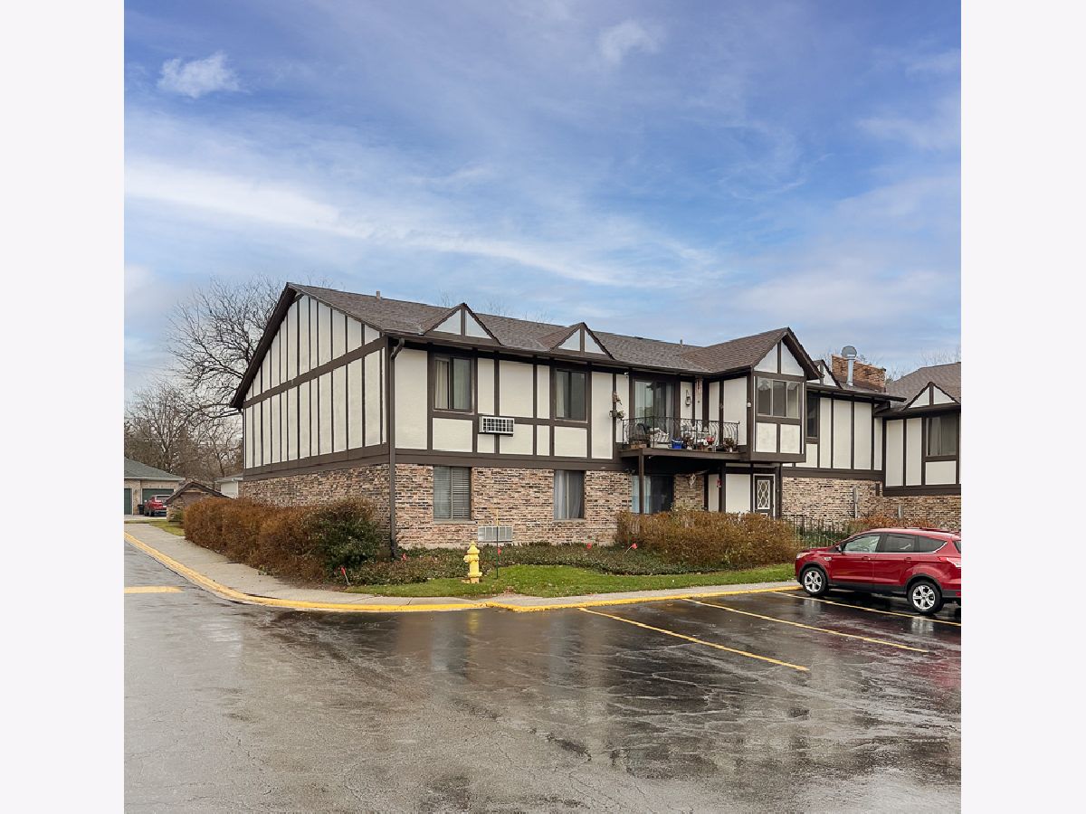 Condominiums Sold Chalet On The Lake Bensenville Illinois
