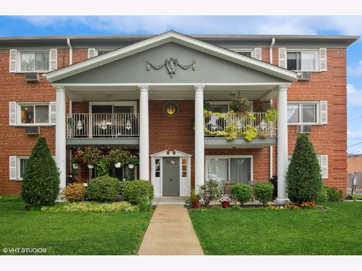 Condos & Townhomes Sold Country Club Condominium Arlington Heights Illinois, 102 Lillian