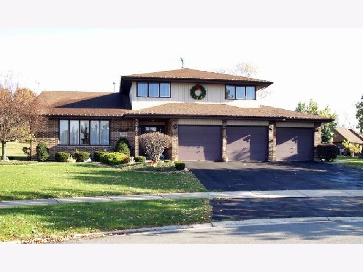 Homes Sold Pinewood North Orland Park Illinois, 11616 Minetz