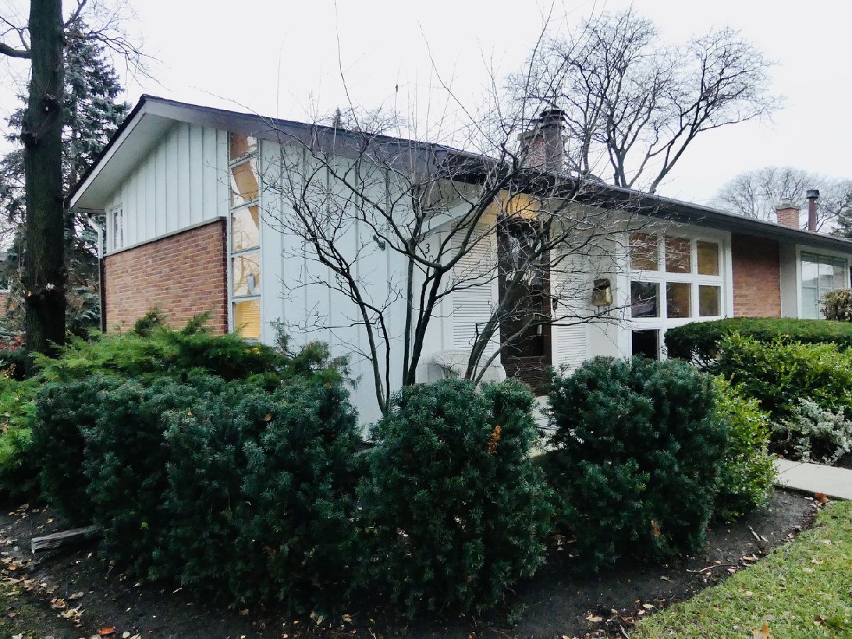 Townhomes Sold Crestwood Village Northfield Illinois, 300 Crestwood Village