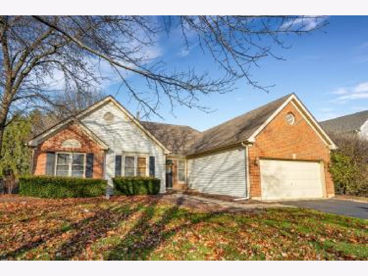 Townhomes & Condos & Homes Sold Cary Oaks Cary Illinois, 952 Pearson