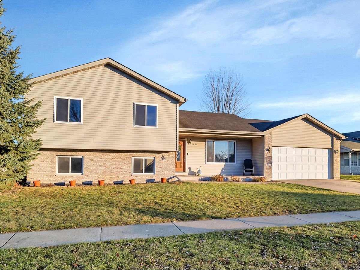 Homes & Condos & Townhomes Sold Bristol Pointe Morris Illinois, 1805 Schubert