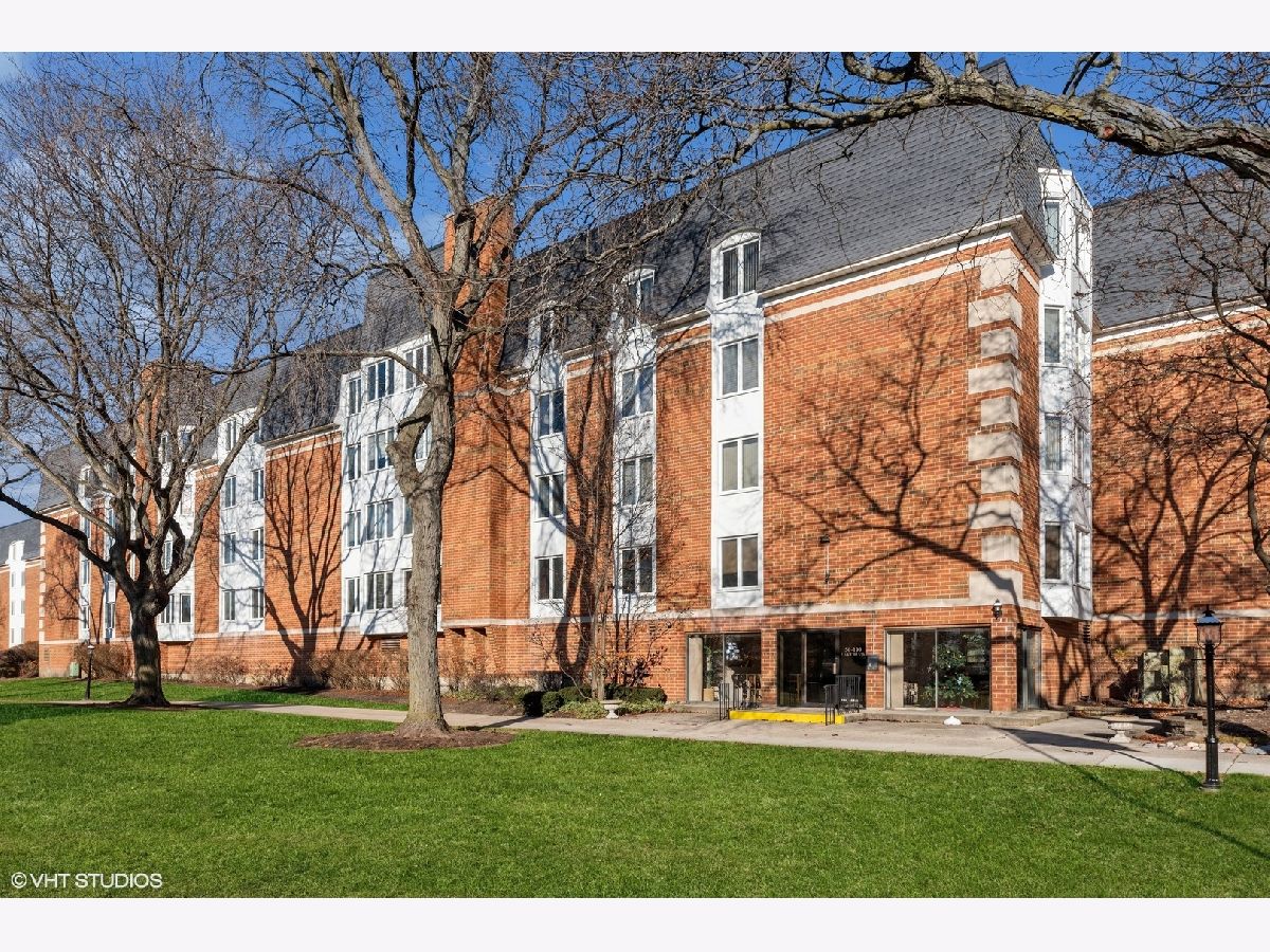 Cambridge On The Lake Buffalo Grove IL, Condominiums For Sale & For