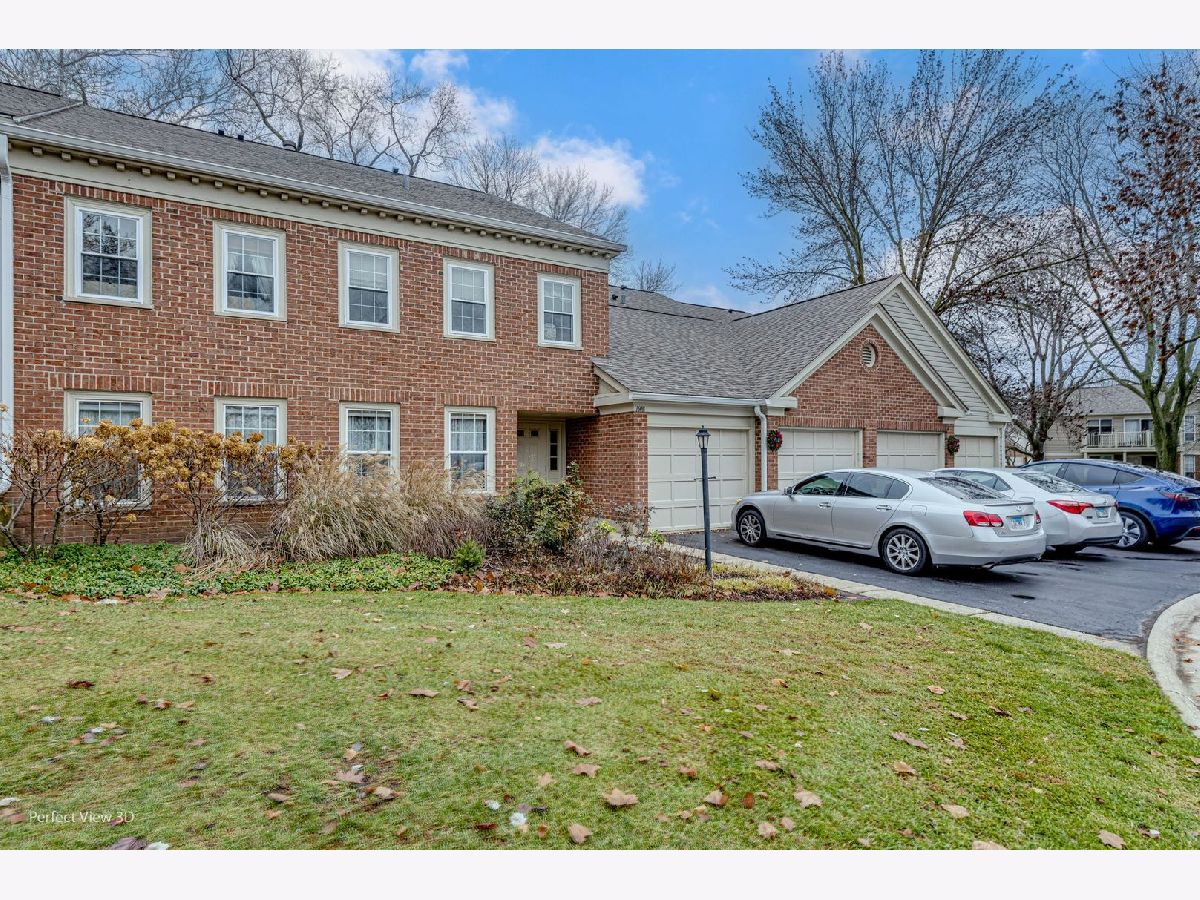 Arlington Club Wheeling IL, Townhomes & Condos For Sale & For Rent