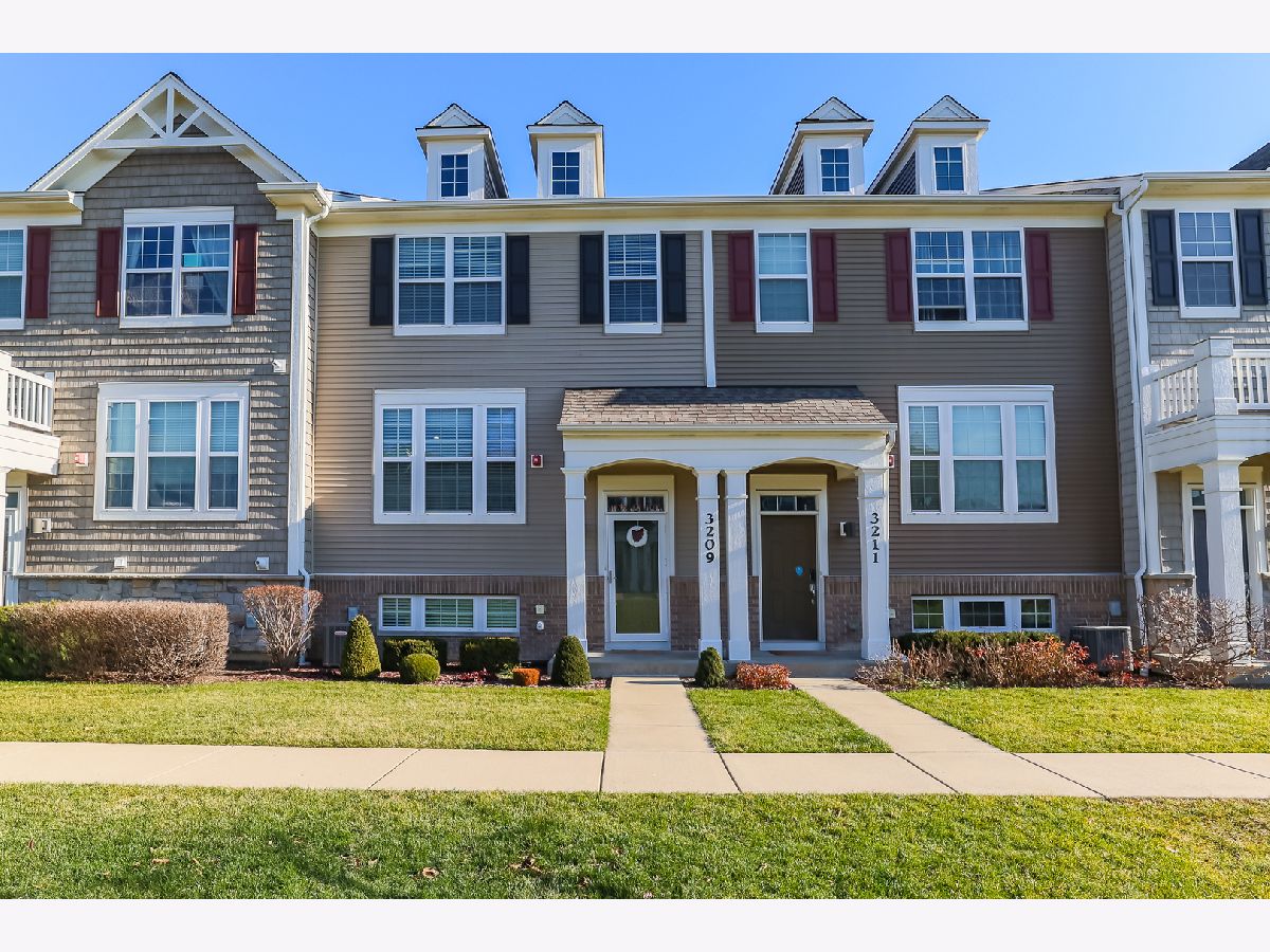 Townhomes & Homes Sold Regency At The Glen Glenview Illinois, 3209 Coral