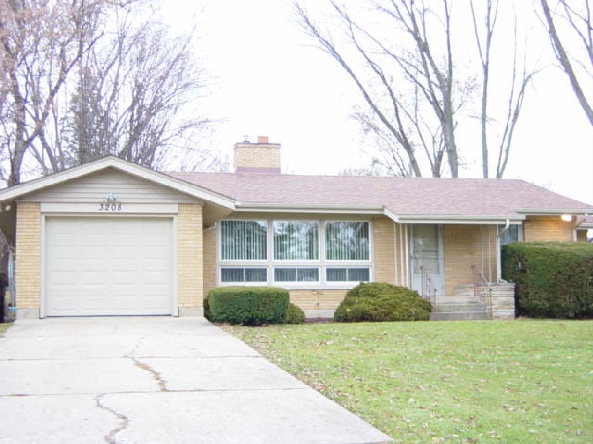 Homes Rented Mchenry Shores Mchenry Illinois, 3208 Still Hill