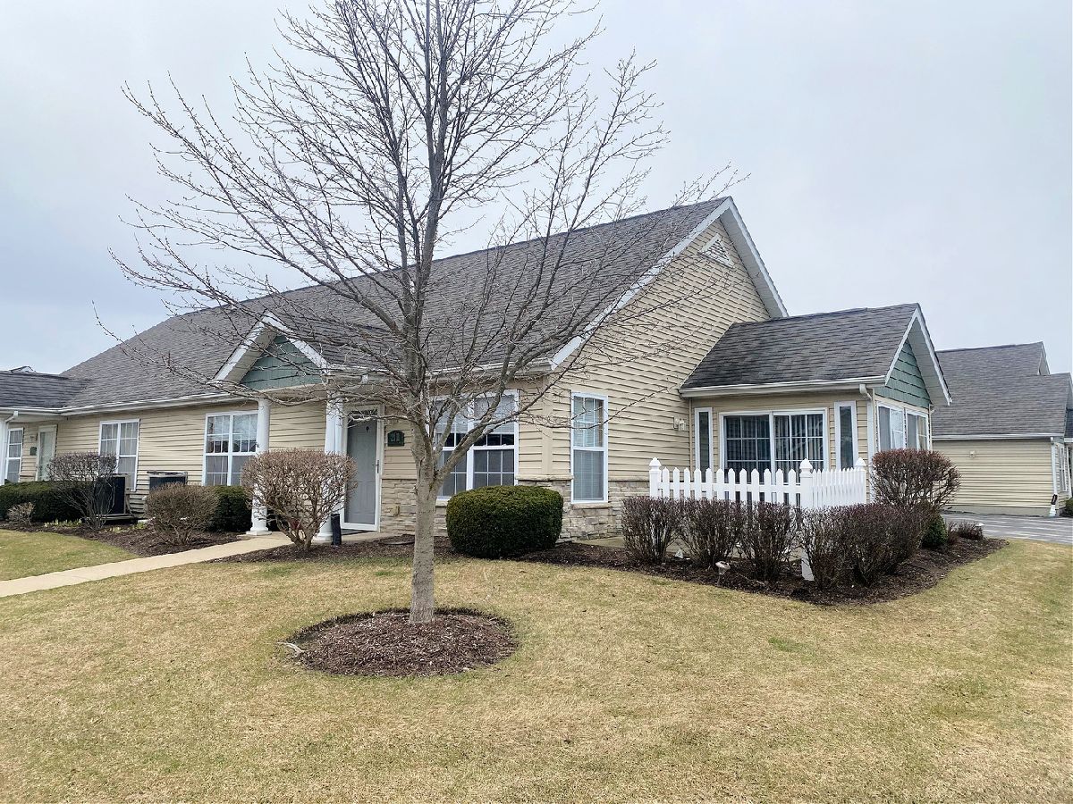 Condominiums Sold Somerset Farm Sycamore Illinois, 2111 Waterbury