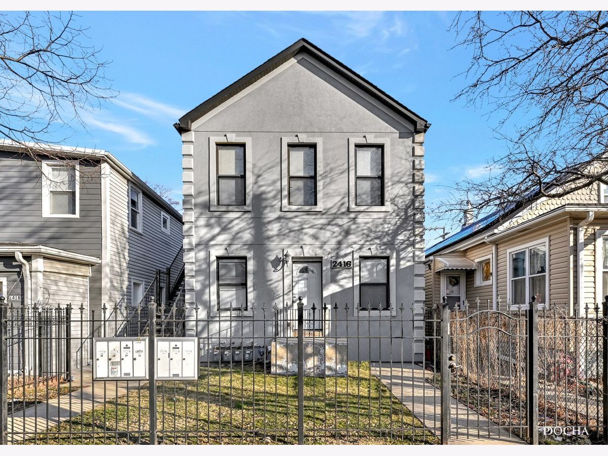 Townhomes & Condos & Homes Sold Mckinley Gardens Chicago Illinois, 2416 36th