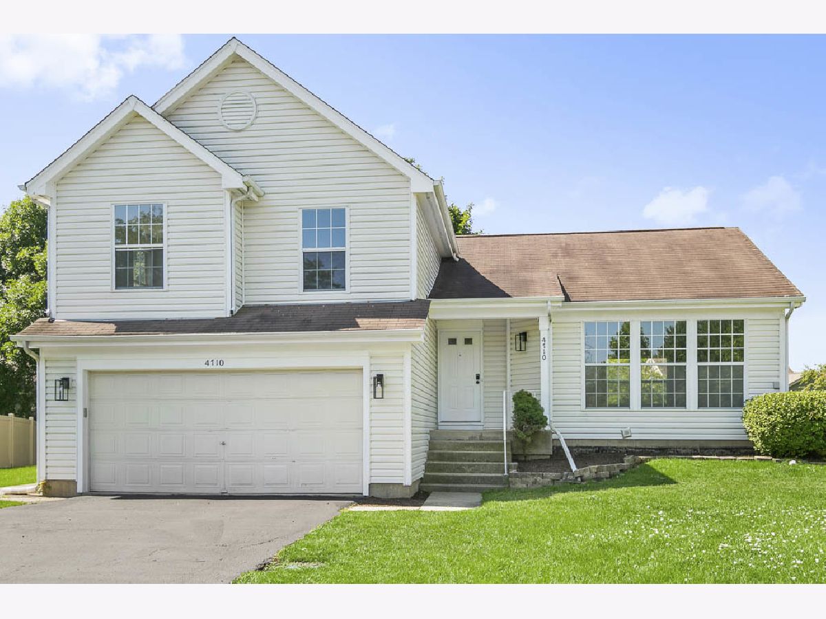 Townhomes & Condos & Homes Sold Mayfair Station Hanover Park Illinois, 4710 Green Bridge