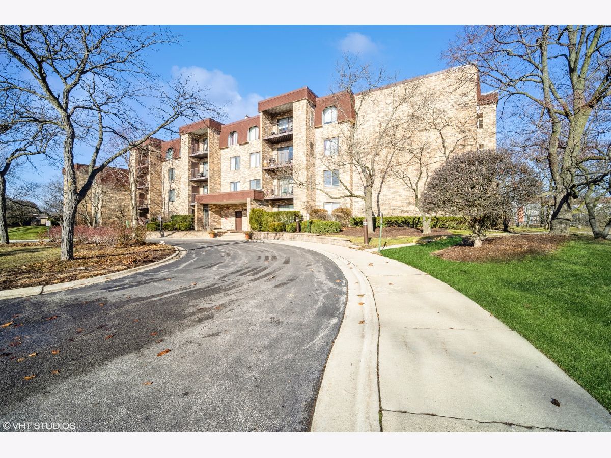 Condominiums & Homes Sold Salceda Del Norte Northbrook Illinois, 2150 Valencia