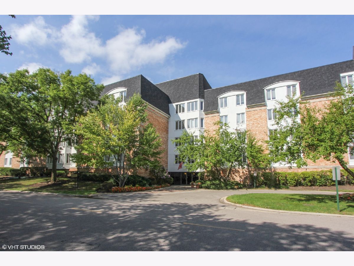 Cambridge On The Lake Buffalo Grove IL, Condominiums For Sale & For