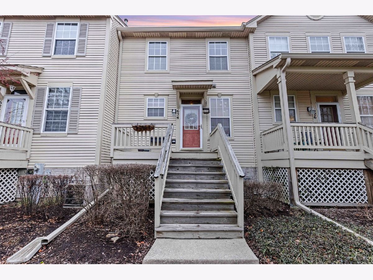 Townhomes & Condos Sold Fieldstone Elgin Illinois, 624 Littleton