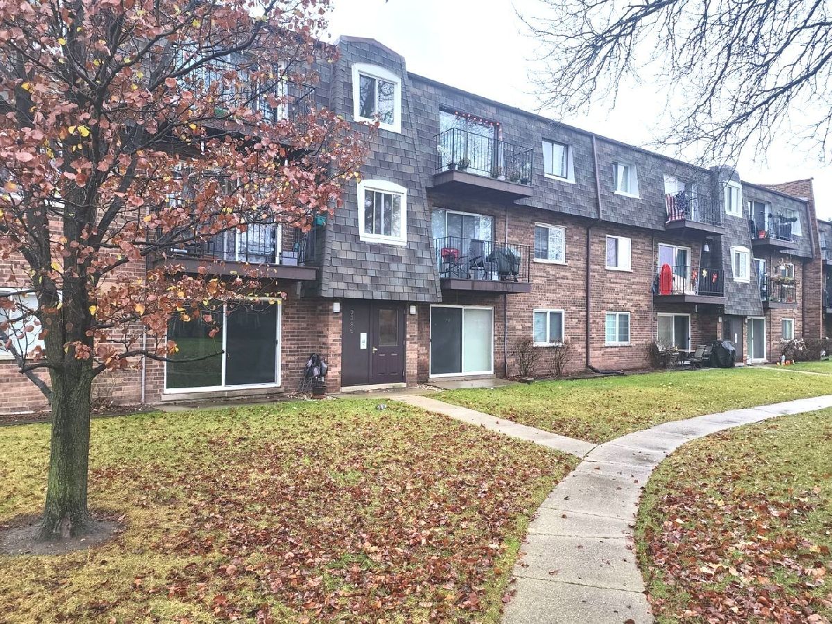 Condominiums Rented Bay Colony Des Plaines Illinois, 9386 Bay Colony