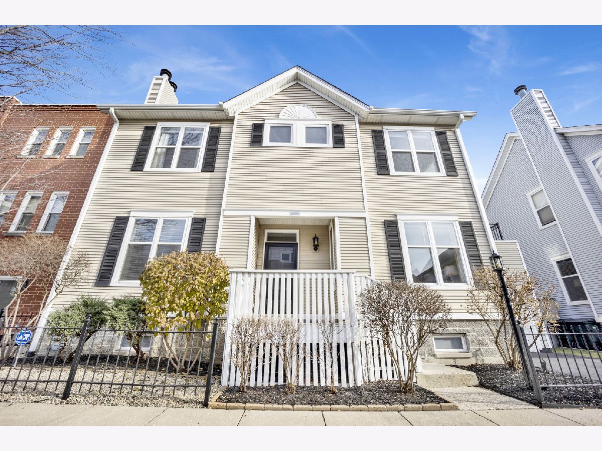 Townhomes & Condos & Homes Sold Landmark Village Chicago Illinois, 2859 Wolcott