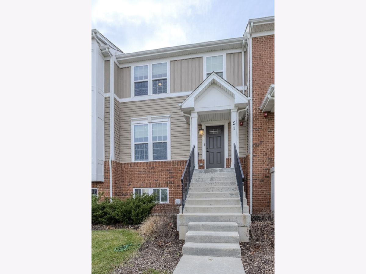 Condos & Townhomes Sold Buckingham Place Des Plaines Illinois, 51 Nicholas
