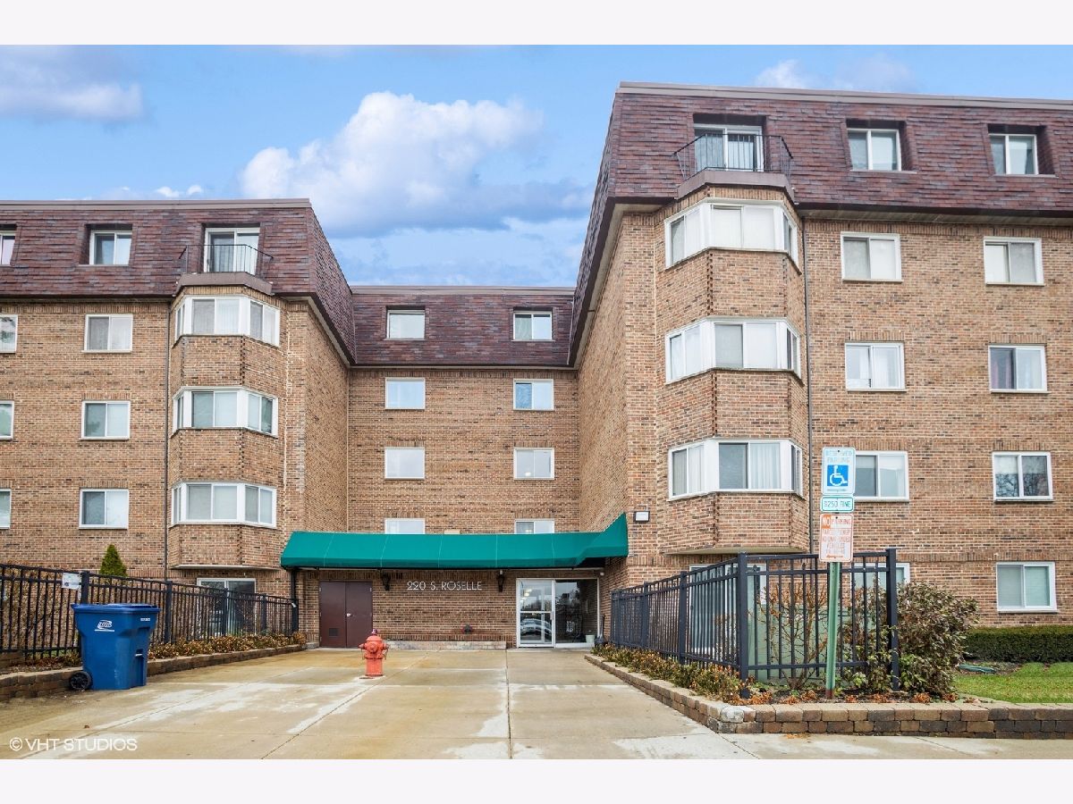 Condominiums Rented Town Square Schaumburg Illinois, 220 Roselle